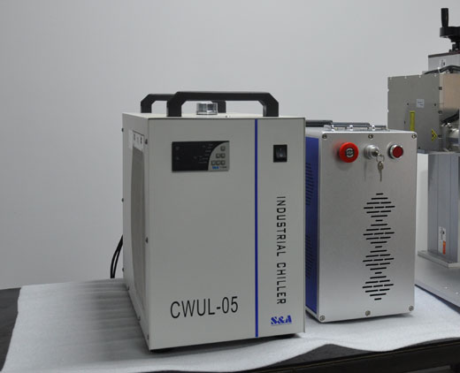 冷水機